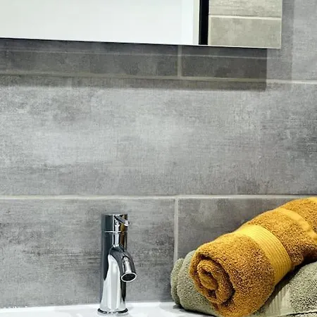 Jungle Avec Terrasse Apartment Laon