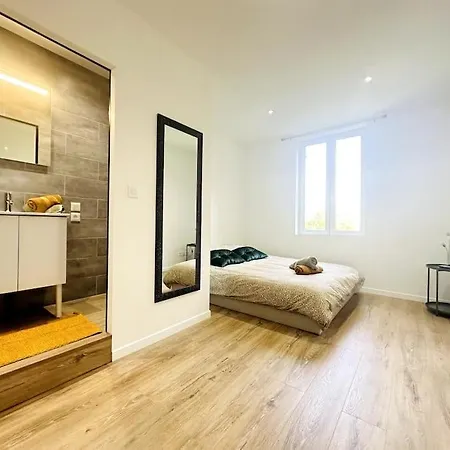 Jungle Avec Terrasse Apartment Laon